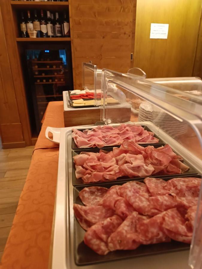 Albergo Ristorante Cacciatori Auronzo di Cadore Exterior photo