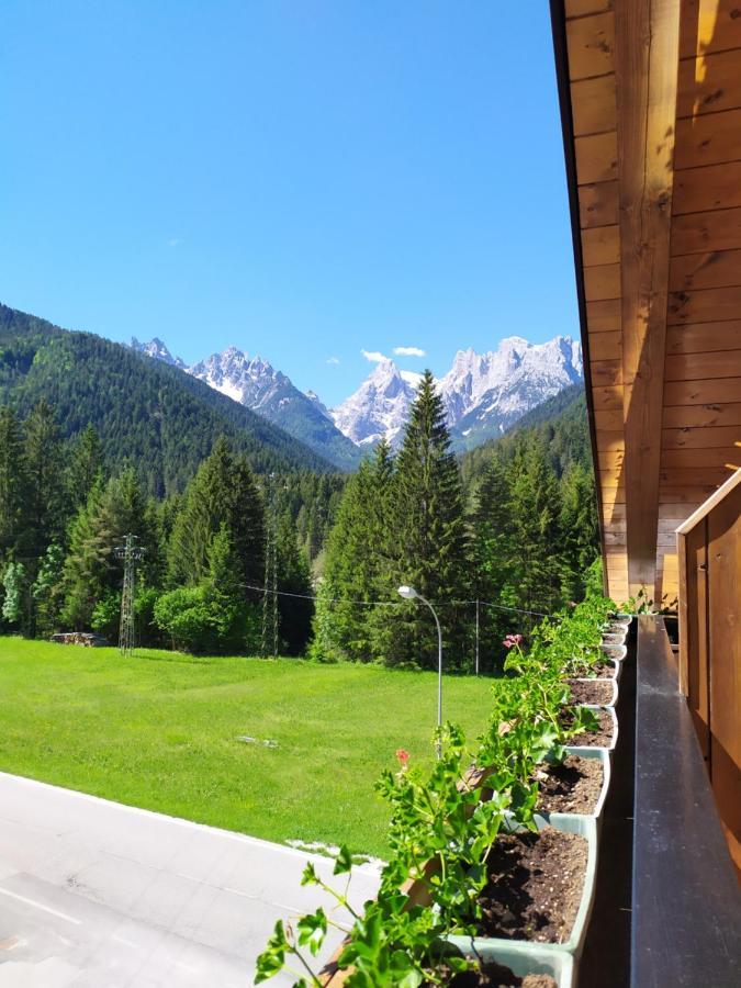 Albergo Ristorante Cacciatori Auronzo di Cadore Exterior photo