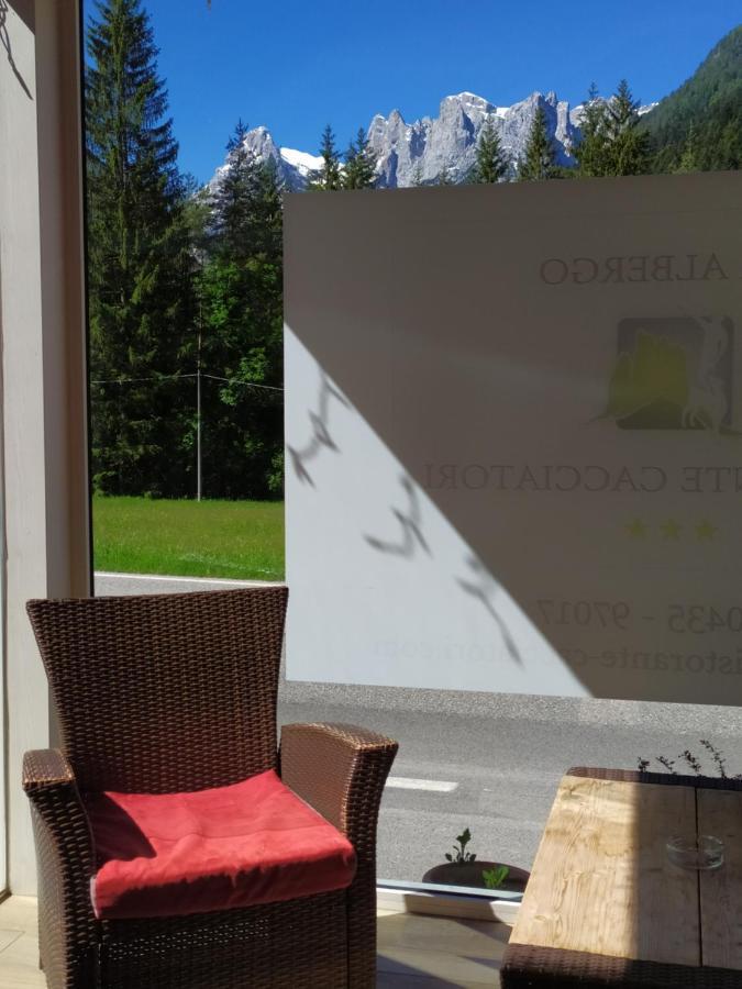 Albergo Ristorante Cacciatori Auronzo di Cadore Exterior photo